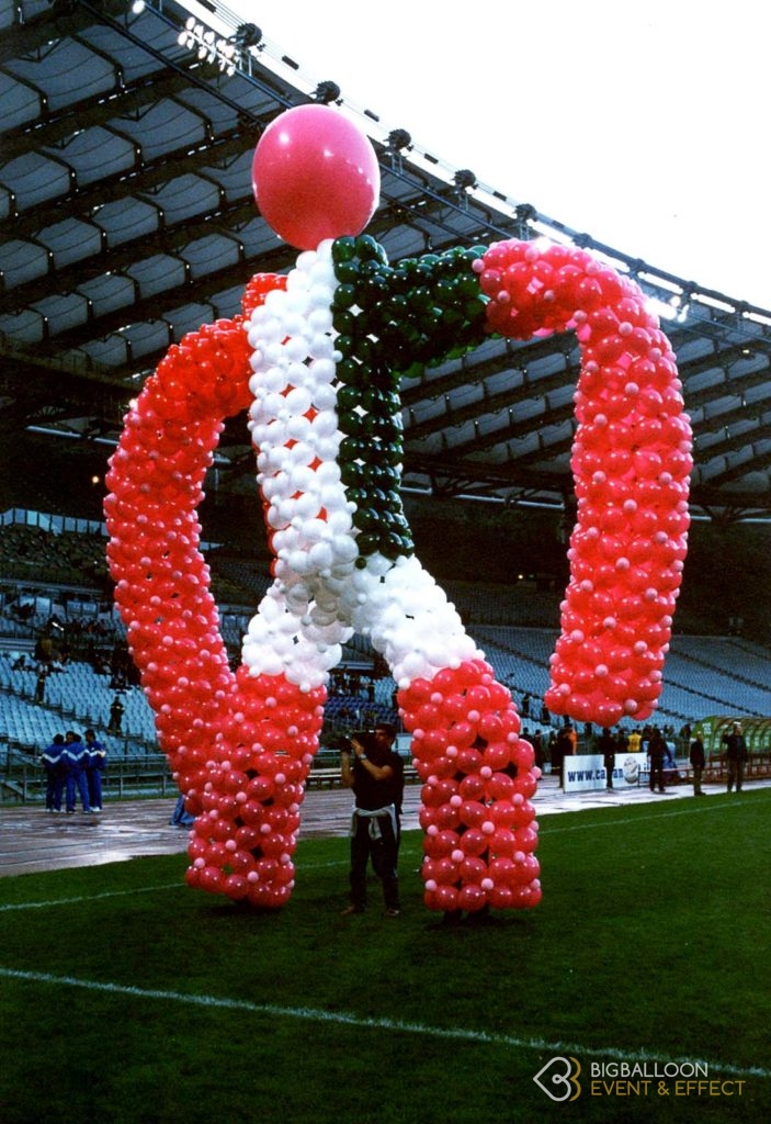 Pupazzo gigante con palloncini link-O-loon per Unicef allo Stadio Olimpico di Roma - BigBalloonGroup