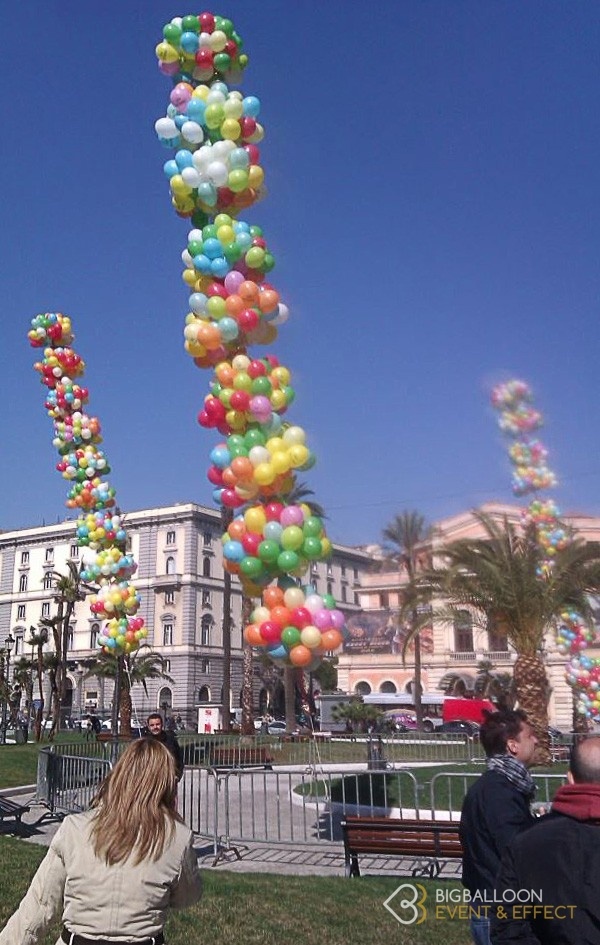 Palloni stampati e gonfiati ad elio - Manifestazione di piazza